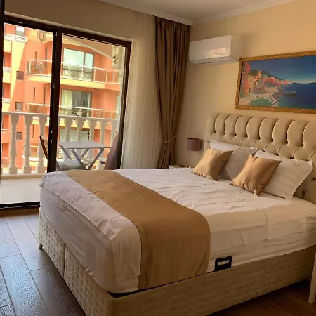 Valencia Gardens Deluxe *