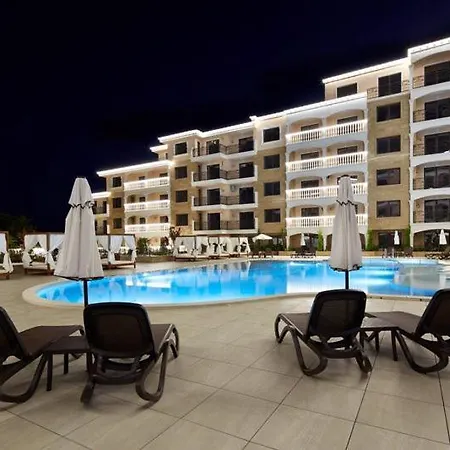 Valencia Gardens Deluxe Апартамент