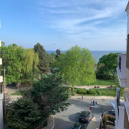 Valencia Gardens Deluxe דירה נסבר