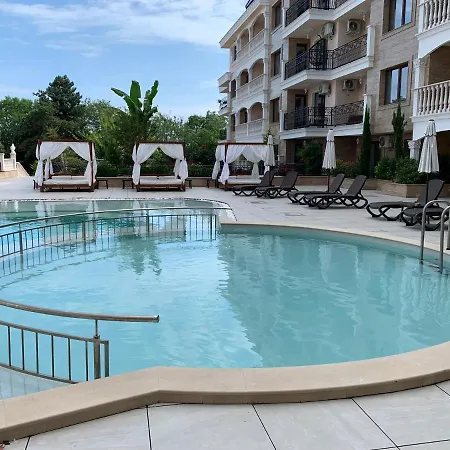 Valencia Gardens Deluxe Апартаменты *
