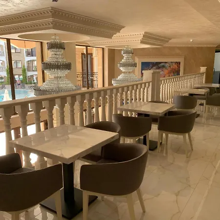 Valencia Gardens Deluxe *