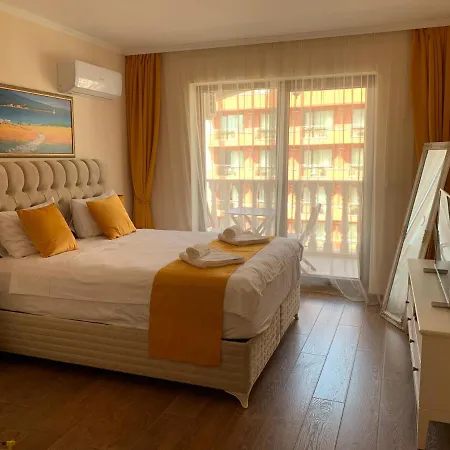 Valencia Gardens Deluxe Апартамент *